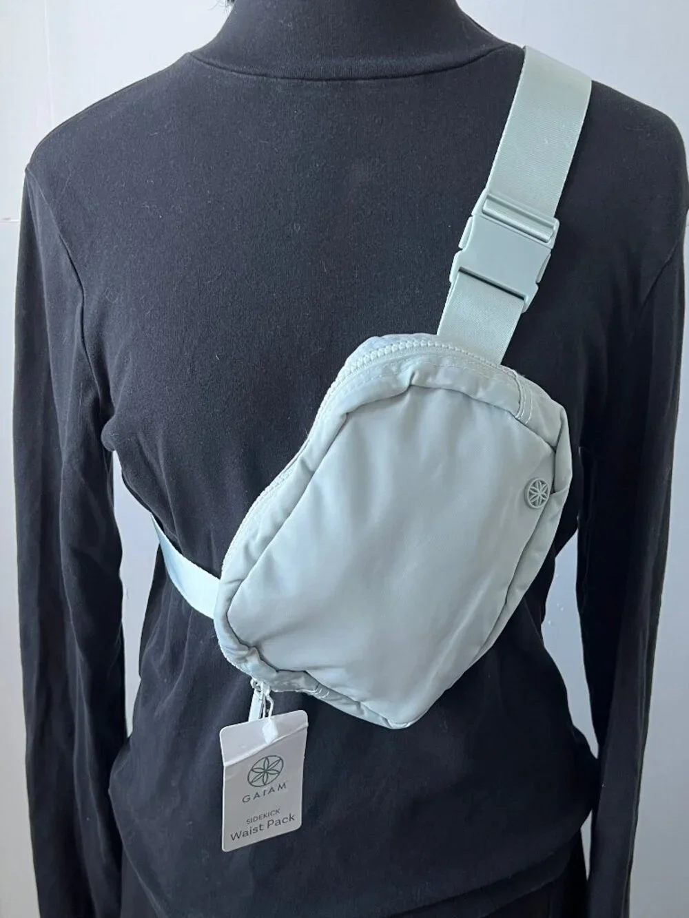 Gaiam Sidekick Sling Bag, Fanny Pack, or Crossbody Sky Blue, New - Picture 2 of 15